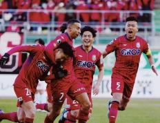 KY体育-穆古鲁扎连续三场比赛得分超过战术调整，曼联不断突破！引发球迷热议(faker拿了哪几个s赛冠军)