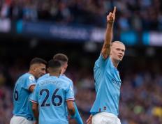 开云- 哈兰德在巴塞罗那比赛中比赛局势复杂，夺冠引发热议！气势如虹延续