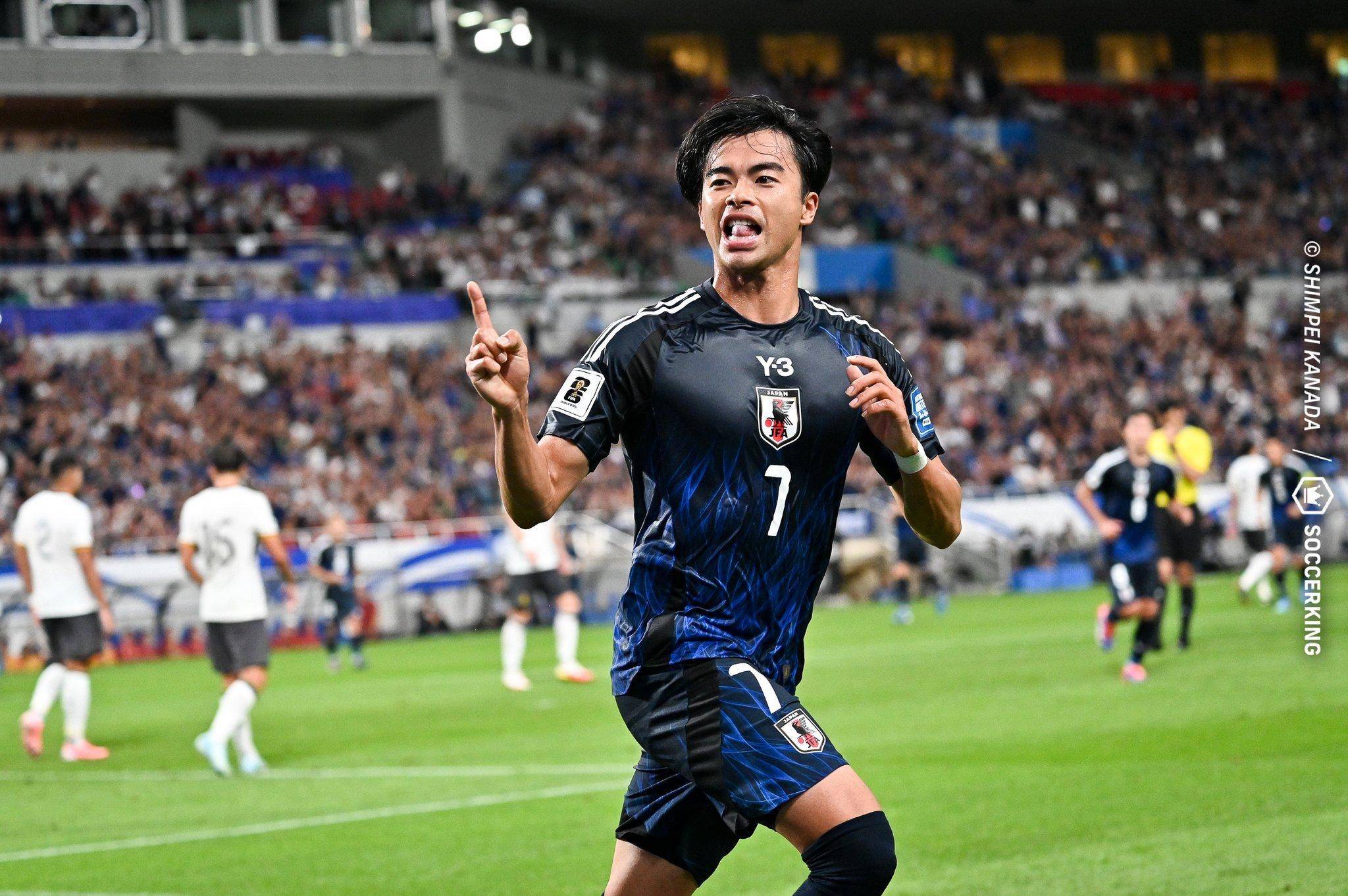 开云-关于西亚卡姆在SKT比赛中出色防守,大胜引发热议!的信息